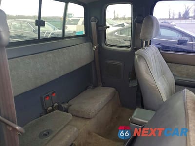 Zdjęcie 10 z 12 samochodu: 2000 TOYOTA TACOMA XTRACAB VIN:4TAWM72N3YZ594649 - miniatura