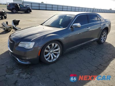 2019 CHRYSLER 300 LIMITED 2C3CCAEG0KH555615 - główne zdjęcie licytacji z USA - miniatura