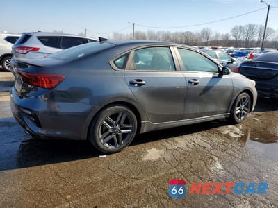 Trzecie zdjęcie samochodu z tyłu: 2020 KIA FORTE GT LINE VIN:3KPF34AD4LE223079 - miniatura