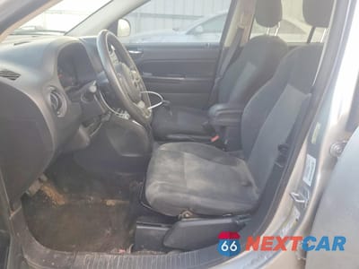 Zdjęcie 7 z 13 samochodu: 2013 JEEP COMPASS SPORT VIN:1C4NJDBB0DD129413 - miniatura