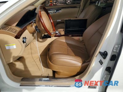 Zdjęcie 7 z 12 samochodu: 2007 MERCEDES-BENZ S 550 VIN:WDDNG71X87A116286 - miniatura