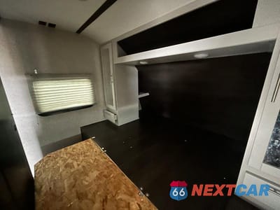 Zdjęcie 8 z 10 samochodu: 2021 KEYSTONE BULLET CAMPER VIN:4YDT27326MX432079 - miniatura