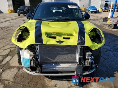 Piąte zdjęcie samochodu w środku: 2024 MINI COOPER VIN:WMW53DK0XR2U57897 - miniatura