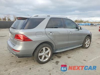 Trzecie zdjęcie samochodu z tyłu: 2016 MERCEDES-BENZ GLE 350 4MATIC VIN:4JGDA5HB1GA758351 - miniatura