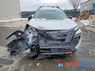Piąte zdjęcie samochodu w środku: 2026 NISSAN ROGUE ROCK CREEK VIN:5N1BT3BB9TC672590 - miniatura
