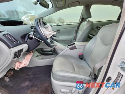 Zdjęcie 7 z 12 samochodu: 2012 TOYOTA PRIUS FOUR VIN:JTDKN3DU1C1583220 - miniatura