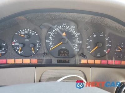 Zdjęcie 9 z 11 samochodu: 1999 MERCEDES-BENZ S-CLASS VIN:WDBGA32G9XA419734 - miniatura