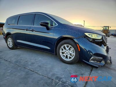 Czwarte zdjęcie samochodu z boku: 2023 CHRYSLER PACIFICA TOURING L VIN:2C4RC1BG3PR505609 - miniatura