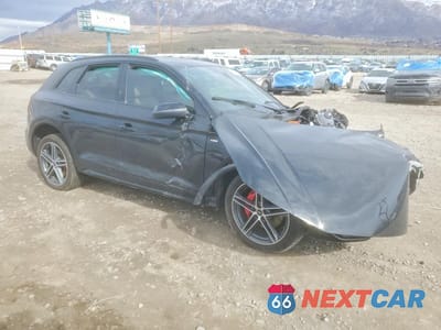 Czwarte zdjęcie samochodu z boku: 2025 AUDI Q5 E PREMIUM PLUS 55 VIN:WA1E2AFY1S2044500 - miniatura