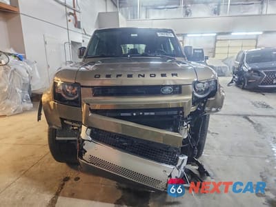 Piąte zdjęcie samochodu w środku: 2025 LAND ROVER DEFENDER 110 S VIN:SALEJ7EX1S2399101 - miniatura