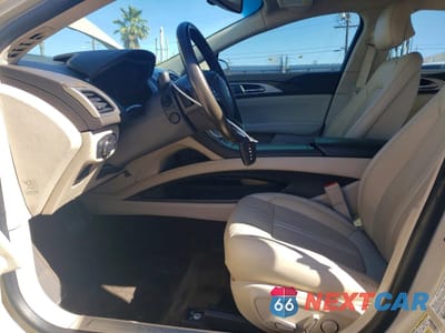 Zdjęcie 7 z 12 samochodu: 2018 LINCOLN MKZ RESERVE VIN:3LN6L5E95JR623584 - miniatura