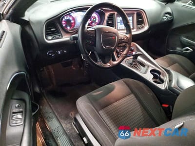 Zdjęcie 8 z 12 samochodu: 2021 DODGE CHALLENGER SXT VIN:2C3CDZGG8MH622943 - miniatura