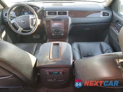 Zdjęcie 8 z 12 samochodu: 2013 GMC YUKON XL DENALI VIN:1GKS2MEF1DR329254 - miniatura
