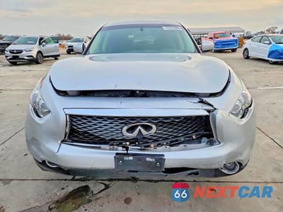Piąte zdjęcie samochodu w środku: 2017 INFINITI QX70 BASE VIN:JN8CS1MUXHM141502 - miniatura