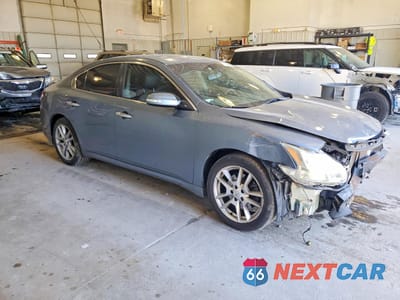 Czwarte zdjęcie samochodu z boku: 2010 NISSAN MAXIMA 3.5 S VIN:1N4AA5AP6AC823869 - miniatura