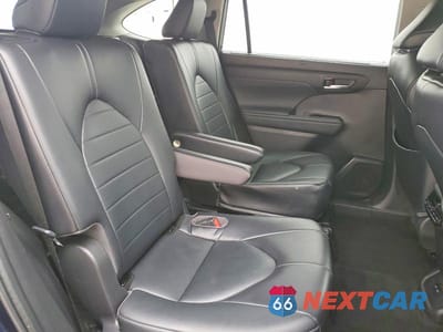 Zdjęcie 11 z 12 samochodu: 2022 TOYOTA HIGHLANDER XLE VIN:5TDGZRBH9NS178926 - miniatura