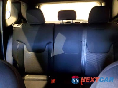 Zdjęcie 10 z 12 samochodu: 2021 JEEP RENEGADE LATITUDE VIN:ZACNJDBB5MPM72295 - miniatura