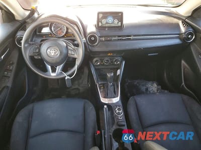 Zdjęcie 8 z 12 samochodu: 2018 TOYOTA YARIS IA BASE VIN:3MYDLBYV1JY301955 - miniatura