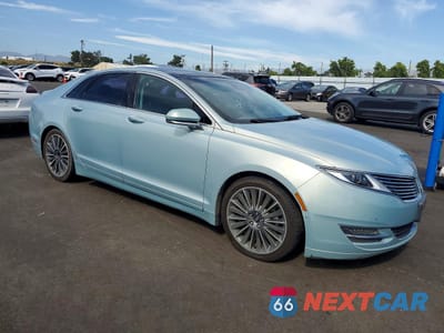 Czwarte zdjęcie samochodu z boku: 2013 LINCOLN MKZ HYBRID VIN:3LN6L2LU7DR804227 - miniatura