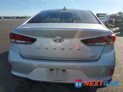 Zdjęcie 6 z 12 samochodu: 2018 HYUNDAI SONATA SPORT VIN:5NPE34AF8JH642543 - miniatura