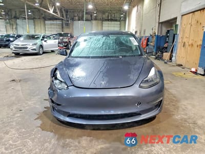 Piąte zdjęcie samochodu w środku: 2023 TESLA MODEL 3 VIN:5YJ3E1EC1PF399200 - miniatura