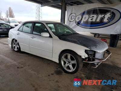 Czwarte zdjęcie samochodu z boku: 2004 LEXUS IS 300 VIN:JTHBD192840087383 - miniatura