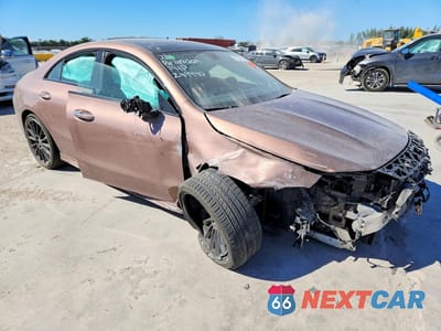 Czwarte zdjęcie samochodu z boku: 2022 MERCEDES-BENZ CLA 250 VIN:W1K5J4GB8NN249440 - miniatura