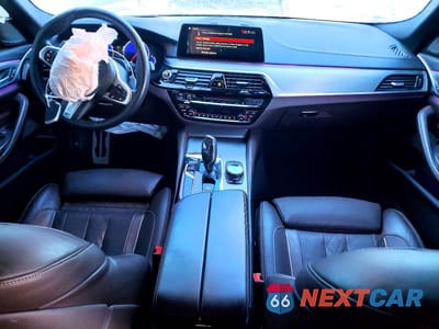 Zdjęcie 8 z 12 samochodu: 2019 BMW M550XI VIN:WBAJB9C52KB465023 - miniatura