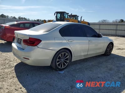 Trzecie zdjęcie samochodu z tyłu: 2018 BMW 320 XI VIN:WBA8A3C59JA487099 - miniatura