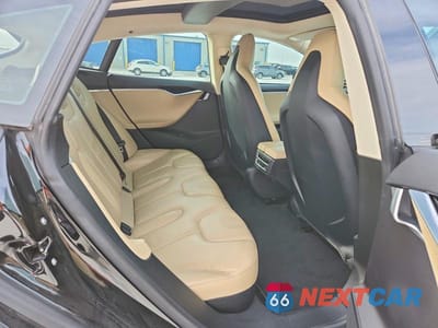 Zdjęcie 10 z 12 samochodu: 2013 TESLA MODEL S VIN:5YJSA1CN4DFP20265 - miniatura