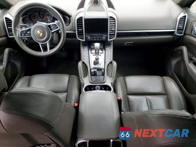 Zdjęcie 8 z 12 samochodu: 2017 PORSCHE CAYENNE VIN:WP1AA2A20HKA90178 - miniatura