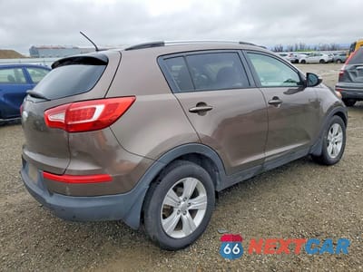 Trzecie zdjęcie samochodu z tyłu: 2013 KIA SPORTAGE BASE VIN:KNDPB3A29D7522410 - miniatura