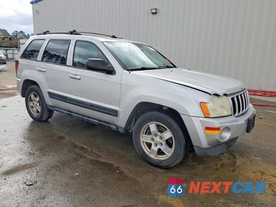 Czwarte zdjęcie samochodu z boku: 2006 JEEP GRAND CHEROKEE LAREDO VIN:1J4GR48K86C214043 - miniatura