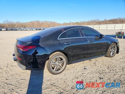Trzecie zdjęcie samochodu z tyłu: 2022 MERCEDES-BENZ CLA 250 VIN:W1K5J4GB5NN320884 - miniatura