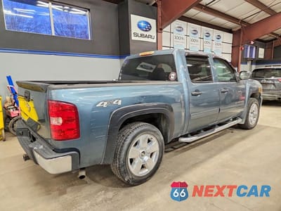 Trzecie zdjęcie samochodu z tyłu: 2011 CHEVROLET SILVERADO K1500 LT VIN:3GCPKSE34BG375024 - miniatura