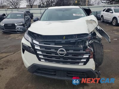 Piąte zdjęcie samochodu w środku: 2025 NISSAN ROGUE S VIN:5N1BT3AB7SC819652 - miniatura