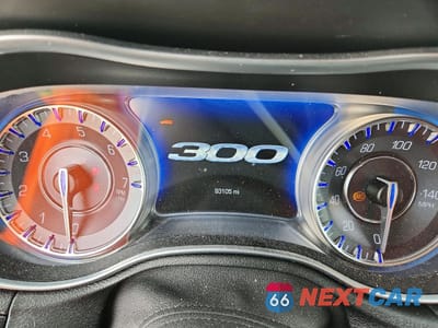 Zdjęcie 9 z 14 samochodu: 2021 CHRYSLER 300 S VIN:2C3CCABG2MH634386 - miniatura