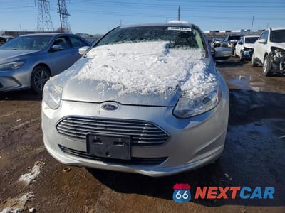 Piąte zdjęcie samochodu w środku: 2017 FORD FOCUS BEV VIN:1FADP3R4XHL277789 - miniatura