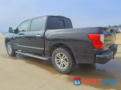 Drugie zdjęcie samochodu z przodu: 2017 NISSAN TITAN SV VIN:1N6AA1E61HN500555 - miniatura