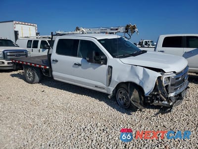 Czwarte zdjęcie samochodu z boku: 2024 FORD F250 SUPER DUTY FLATBED TRUCK VIN:1FT8W2BT7REE82390 - miniatura