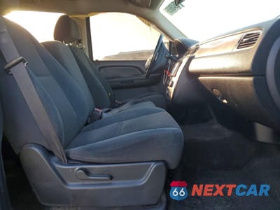 Zdjęcie 7 z 13 samochodu: 2007 CHEVROLET SUBURBAN C1500 VIN:1GNFC16067J368967 - miniatura