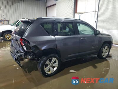 Trzecie zdjęcie samochodu z tyłu: 2017 JEEP COMPASS LATITUDE VIN:1C4NJDEBXHD173100 - miniatura