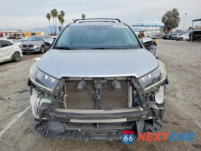 Piąte zdjęcie samochodu w środku: 2019 TOYOTA HIGHLANDER SE VIN:5TDKZRFH7KS567953 - miniatura