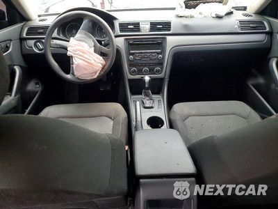 Zdjęcie 8 z 12 samochodu: 2012 VOLKSWAGEN PASSAT S VIN:1VWAP7A37CC073206 - miniatura
