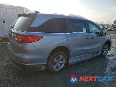 Trzecie zdjęcie samochodu z tyłu: 2018 HONDA ODYSSEY EX VIN:5FNRL6H58JB084220 - miniatura