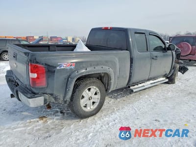 Trzecie zdjęcie samochodu z tyłu: 2011 CHEVROLET SILVERADO K1500 LT VIN:1GCRKSE35BZ146019 - miniatura