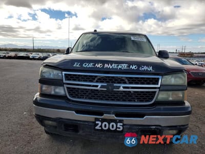 Piąte zdjęcie samochodu w środku: 2005 CHEVROLET SILVERADO K1500 VIN:2GCEK13T451118611 - miniatura