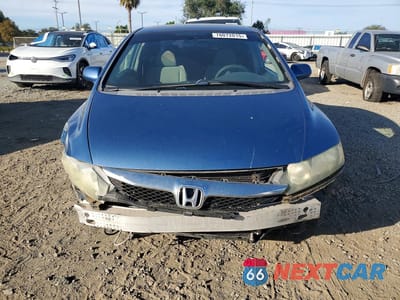 Piąte zdjęcie samochodu w środku: 2010 HONDA CIVIC LX VIN:19XFA1F53AE029078 - miniatura