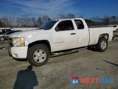 2007 CHEVROLET SILVERADO C1500 2GCEC19J971704503 - główne zdjęcie licytacji z USA - miniatura