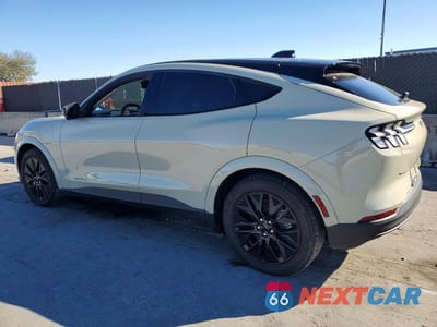 Trzecie zdjęcie samochodu z tyłu: 2025 FORD MUSTANG MACH-E VIN:3FMTK3SU0SMA26098 - miniatura